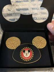 Click to view the Walt Disney World pin Golden Mickey Mouse Ears details