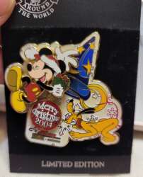 100609 - Christmas 2004 - Mickey and Pluto - MGM Studios - Walt Disney World alternate image