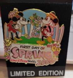 100611 - Disney Parks Seasons - Spring - Mickey & Minnie First Day of Spring 2006 - Walt Disney World alternate image