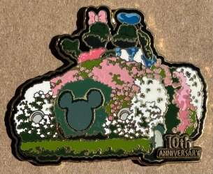 Donald & Daisy Topiary