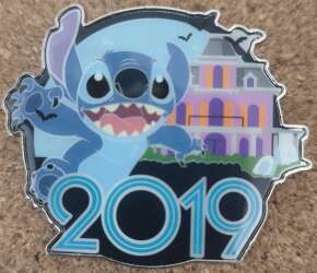 2019 pin's : Stitch ahead Phantom Manor.