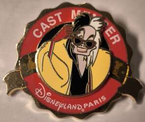 'Cast Member - Disneyland Paris - Cruella - DLP'