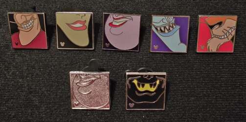 '2017 Hidden Mickey - Smiling Disney Villains - Complete Series of Villains Chins - MLT'