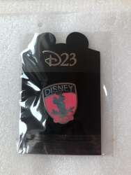 101320 - D23 Membership Exclusive Fab 5 Shield - Minnie Mouse alternate image