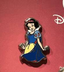 Snow White from Snow White and Seven Dwarfs mini pin set #2
