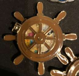 101565 - Mickey & Friends - Pirates of the Caribbean Hinged Ship's Wheel Mystery Collection - Dewey - Shanghai Disney Resort alternate image