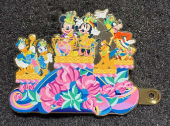 'Hong Kong Disneyland 20th Anniversary - Parade Floats Mystery Pin Set - Mickey and Friends - HKDL'