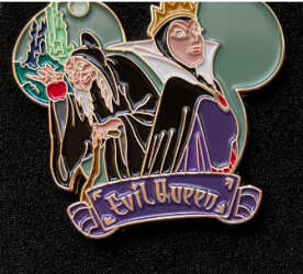 'The Bradford Exchange - Magical Moments of Disney Pin Collection Volume 2 - Evil Queen - DLIC'