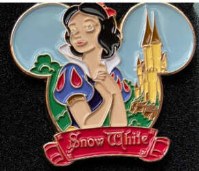 'The Bradford Exchange - Magical Moments of Disney Pin Collection Volume 2 - Snow White - DLIC'