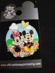 Unknown Series - Mickey and Minnie surrounded by pink roses - MLT