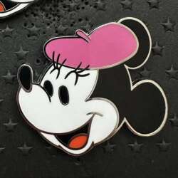 102940 - Disney characters in Paris Starter Kit - Minnie Mouse - Disneyland Resort Paris alternate image