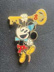 'Mickey 90th Celebration - Mickey - DLP'