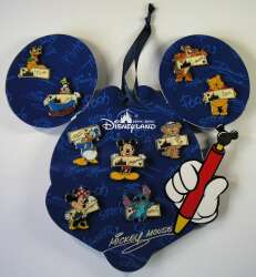 'Character Autographs - Complete Set - Hidden Mickey Character Autographs with Display Card - HKDL'