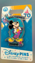 ディズニー　エンボスコイン Disneyland Resort 70th Anniversary Celebration - Mickey