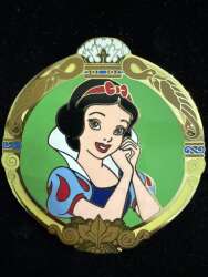 Click to view the Snow White Framed Cameo with Green Background details