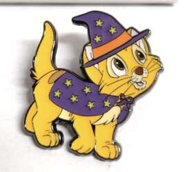 104905 - Hot Topic - Disney Animals Halloween Blind Box - Oliver in Witch Costume - Loungefly alternate image