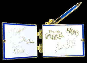 'Autograph Books - Villains - SDR'