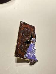 106017 - Disney Encanto Door Series - Disney  Pin Encanto Isabela Madrigal  Disneyland Paris - Disneyland Resort Paris alternate image