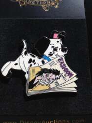 106181 - 101 DALMATIANS PUP WITH CRUELLA MAGAZINE - Disney Auctions alternate image