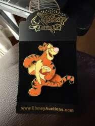 106244 - Unknown Series - Tigger Running - Disney Auctions alternate image