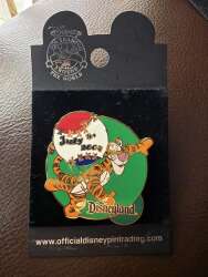 106499 - 4th of July/Independence Day - Tigger Throwing Baseball - Disneyland Resort alternate image