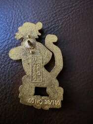 '100 Golden Relief pins - Tigger standing on his name - DSJ'