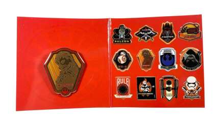 106792 - Star Wars: The Force Awakens - Japan - 12-Pin Set - Chewie ONLY - Disney Licensed alternate image