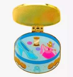 'BoxLunch - Princess Royal Cookies Hinged Blind Box - Cinderella - LFLY'