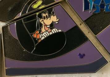 'Attraction Mystery Map Puzzles: Haunted Mansion (DLR) - Goofy - DLR'