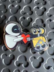 Wall-E and Eve with heart