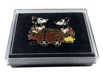 107235 - Unknown Series - Vintage Mickey & Minnie Mouse on Handcar - Cartoon Trail - Disney Licensed alternate image