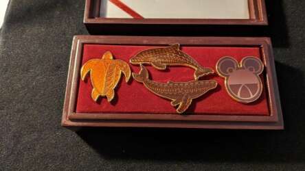 107605 - Aulani Resort & Spa TAPA SET - Tapa Dolphin ONLY - Disney Vacation Club alternate image