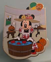 Minnie as Minnie Pearl Bobbing for Apples / Halloween 2006