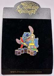 107813 - Stitch as King Kong with Blocks - Disney Auctions alternate image