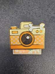 108152 - BoxLunch - Cats & Dogs Camera Blind Pin - Bolt - Disney Licensed alternate image
