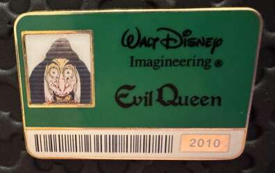 '2010 Lenticular Cast I.D. Badge - The Evil Queen - WDI'