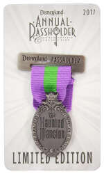 '2017 Annual Passholder Quarterly Collection - Haunted Mansion Medal - DLR'