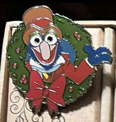 108767 - The Muppet Christmas Carol 24-Day Advent Calendar - Gonzo as Charles Dickens - Disney Store US alternate image