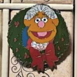 108776 - The Muppet Christmas Carol 24-Day Advent Calendar - Fozzie Bear as Fozziwig - Disney Store US alternate image