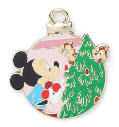 Mickey with Chip and Dale in the tree