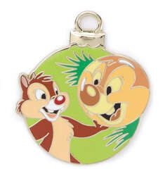 Dale with reflection in ornament