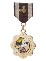 'Miniso - Mickey Medal of Honor Hiking Club Mystery Box - Confused Mickey - DLIC'