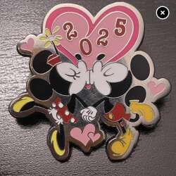 '2025 Dated Year Pins - Monogram - Paul Rudish Mickey and Minnie Kissing with Hearts - DLIC'