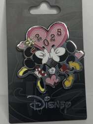 110393 - 2025 Dated Year Pins - Monogram - Paul Rudish Mickey and Minnie Kissing with Hearts - Disney Licensed alternate image