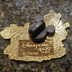 110440 - Unknown Series - Pooh & Piglet Walking to School - Disneyland Resort Paris alternate image