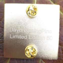 110567 - Fantasy Pin Series - Princess and The Frog Louis Eating Beignets - Fantasy Unlicensed alternate image