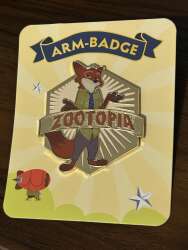 110820 - Zootopia Collection Arm-Badge Metal Badge Surprise Box - Nick Wilde Shrugging - Disney Licensed alternate image
