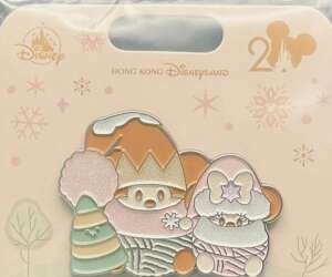 HKDL Stylized Mickey and Minnie with holiday tree