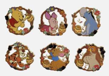 'BoxLunch - Disney Winnie the Pooh Character Wreaths Blind Box - Winnie the Pooh Complete 6-Pin Wood Wreath Mystery Set 2025 - DLIC'