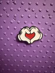 'Old Navy x Disney - Valentine’s Day Heart Hands - DLIC'